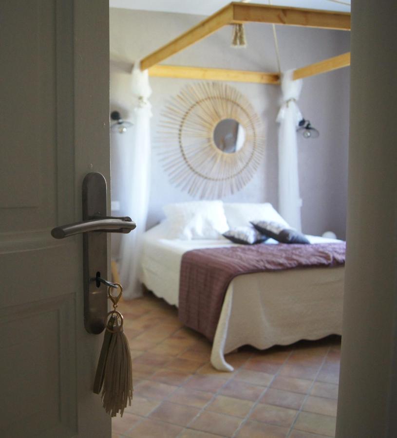Deluxe Double Room Shower,1054080811:JPEG